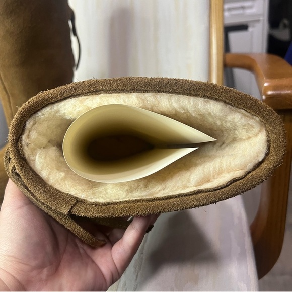 BEARPAW Tan Boots Mid Calf Boots Hickory Leather size 8 Women Boots Tied Back - Picture 6 of 6